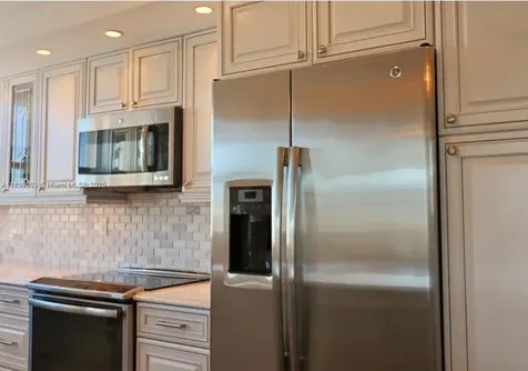 Hallandale Beach FL 33009