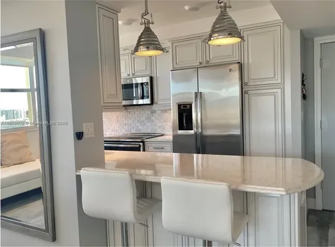 Hallandale Beach FL 33009