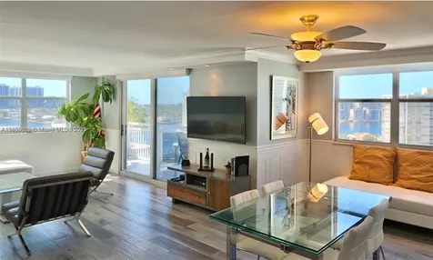 Hallandale Beach FL 33009