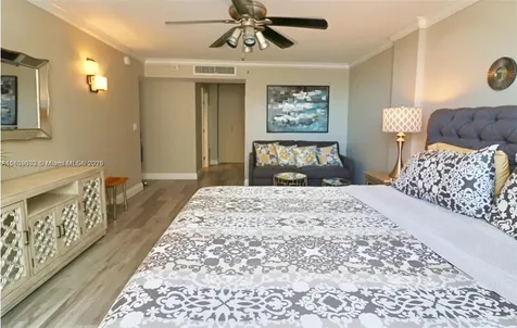 Hallandale Beach FL 33009