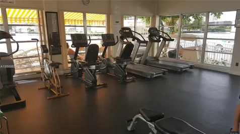 Hallandale Beach FL 33009