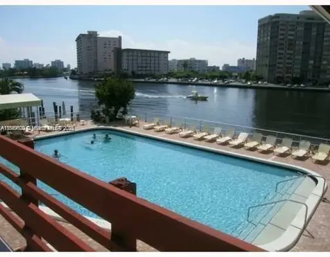 Hallandale Beach FL 33009