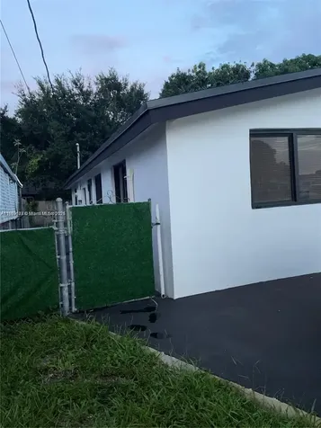 1971 W 2nd Avenue Hialeah FL 33010