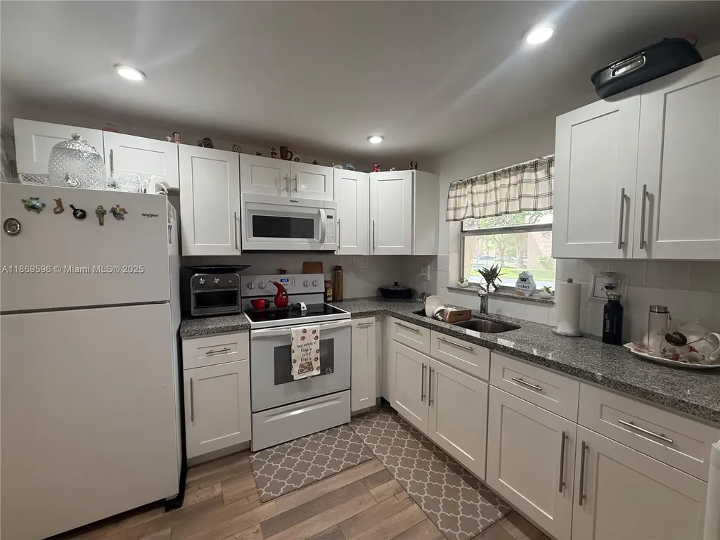 9581 Sunrise Lakes Boulevard Sunrise FL 33322