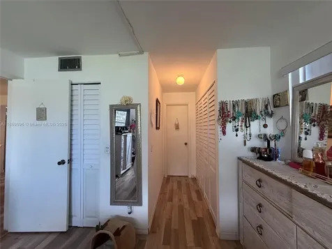 9581 Sunrise Lakes Boulevard Sunrise FL 33322