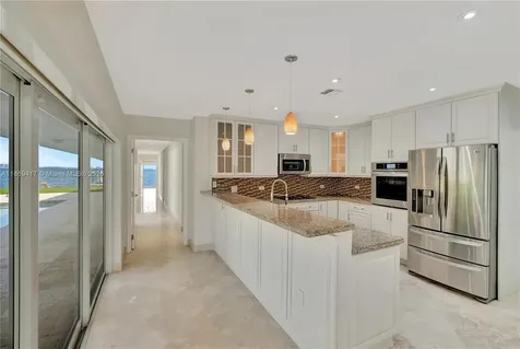 200 Harbor Drive Key Biscayne FL 33149