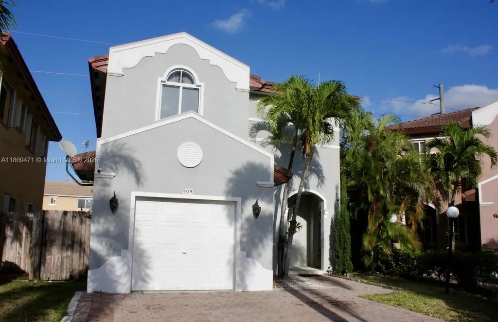 909 NE 41st Terrace Homestead FL 33033