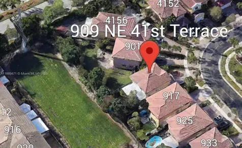 909 NE 41st Terrace Homestead FL 33033