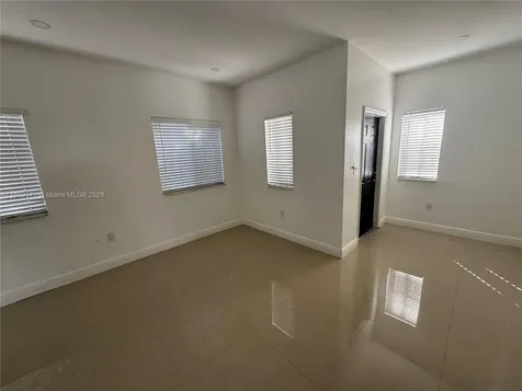 909 NE 41st Terrace Homestead FL 33033