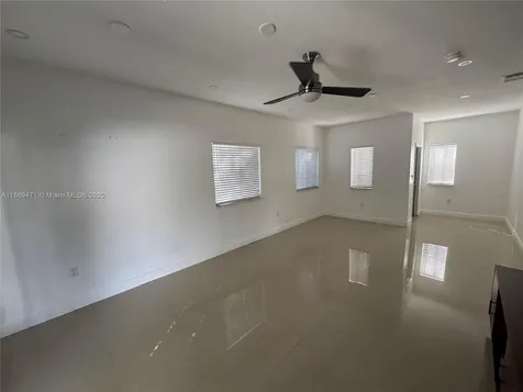 909 NE 41st Terrace Homestead FL 33033