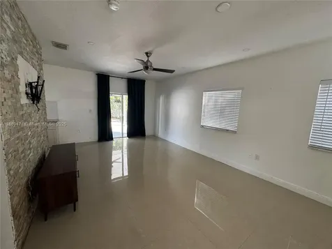909 NE 41st Terrace Homestead FL 33033