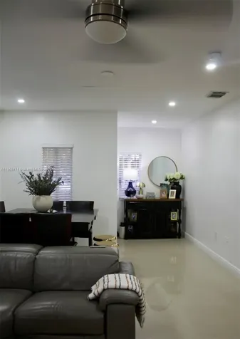 909 NE 41st Terrace Homestead FL 33033