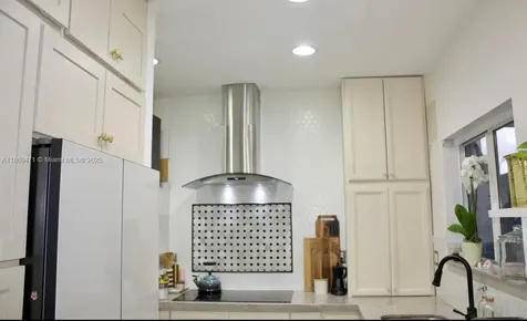 909 NE 41st Terrace Homestead FL 33033