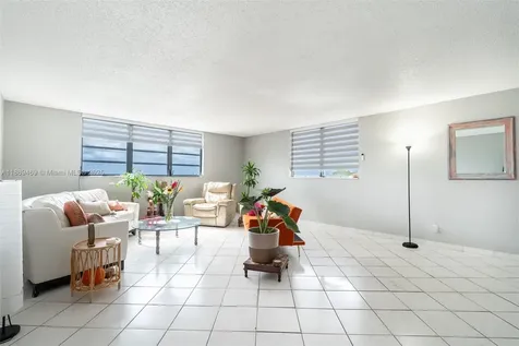 1811 Jefferson Street Hollywood FL 33020