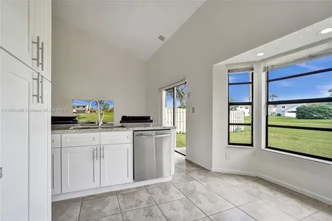 640 Fairfax Avenue Davie FL 33325