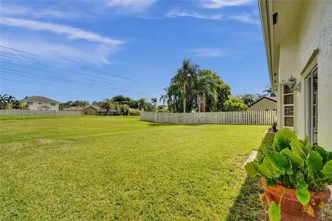 640 Fairfax Avenue Davie FL 33325