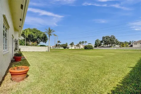 640 Fairfax Avenue Davie FL 33325