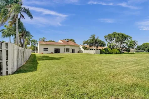 640 Fairfax Avenue Davie FL 33325