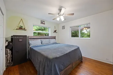 3800 SW 68th Avenue Miami FL 33155