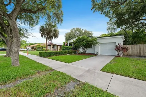 3800 SW 68th Avenue Miami FL 33155