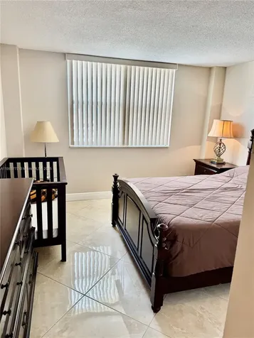 Hallandale Beach FL 33009
