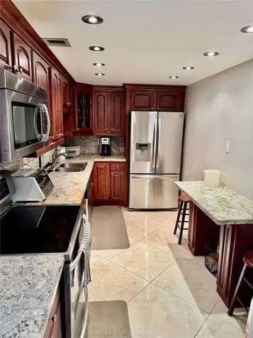 Hallandale Beach FL 33009