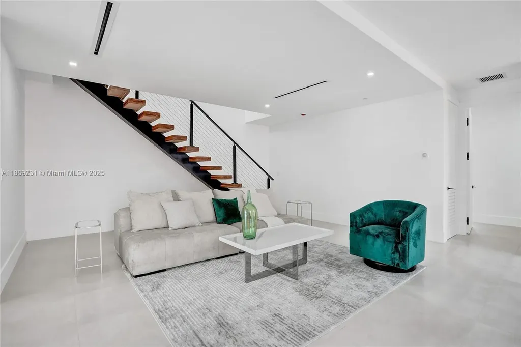 1825 NE 26th Avenue Fort Lauderdale FL 33305