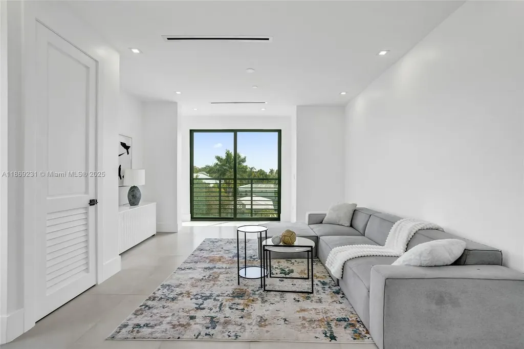 1825 NE 26th Avenue Fort Lauderdale FL 33305