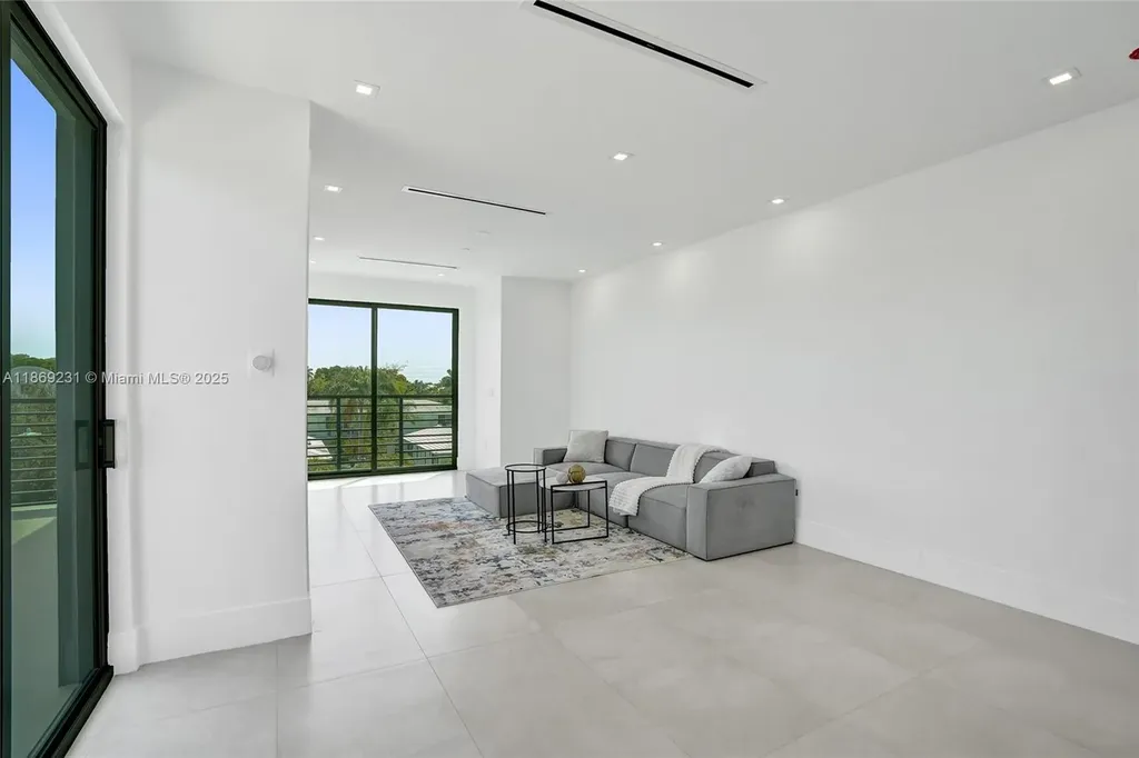 1825 NE 26th Avenue Fort Lauderdale FL 33305