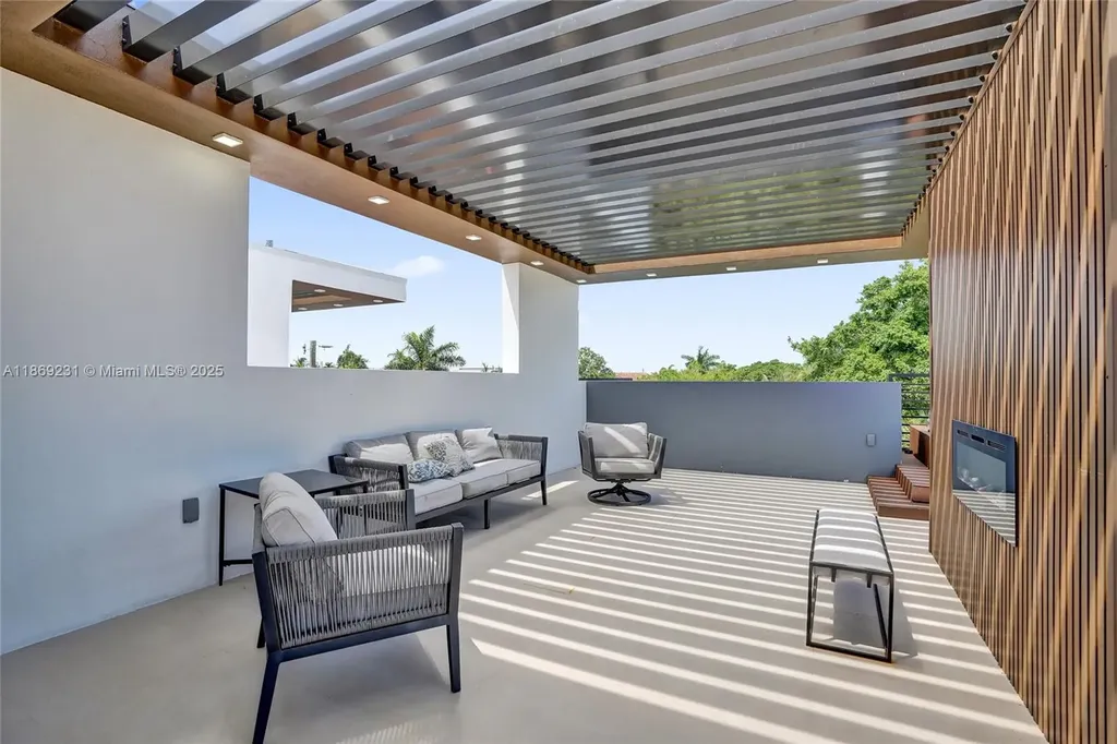 1825 NE 26th Avenue Fort Lauderdale FL 33305
