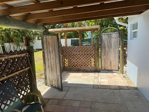 121 Linda Lane Palm Beach Shores FL 33404