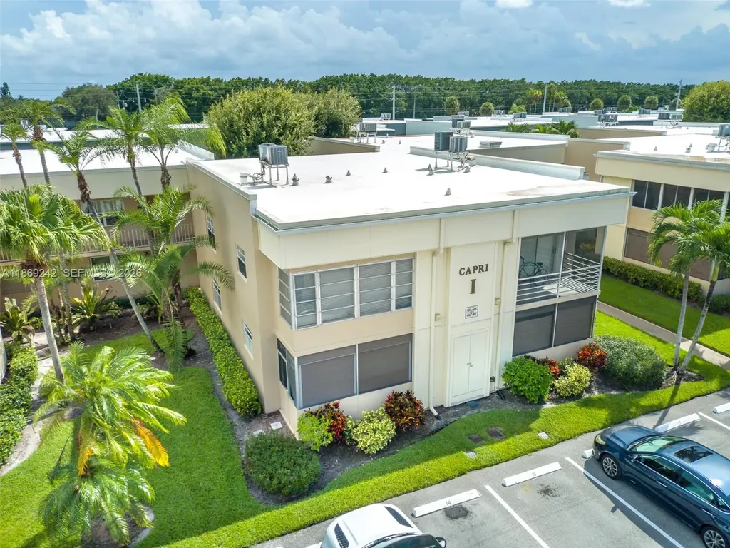 402 Capri I Delray Beach FL 33484
