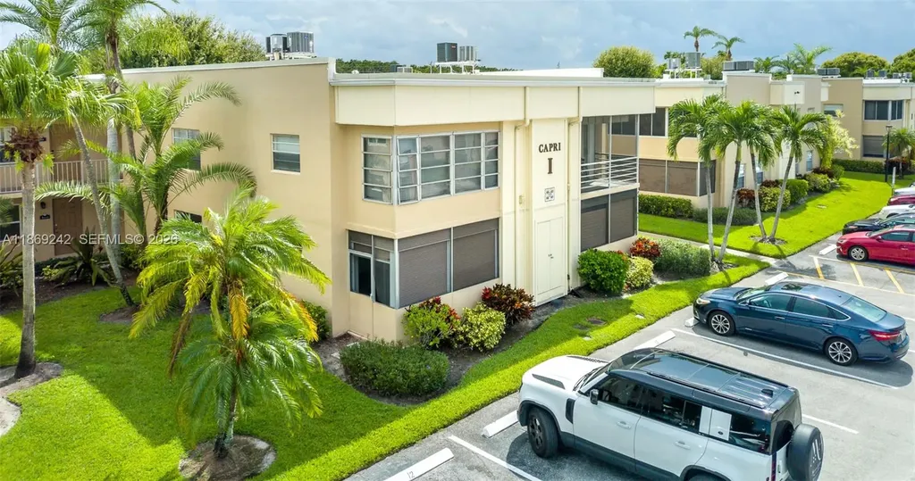 402 Capri I Delray Beach FL 33484