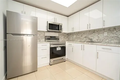 402 Capri I Delray Beach FL 33484