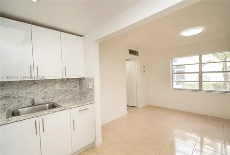 402 Capri I Delray Beach FL 33484