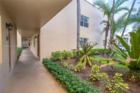 402 Capri I Delray Beach FL 33484