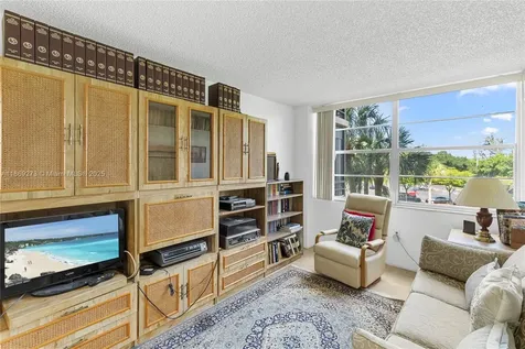 1000 Saint Charles Place Pembroke Pines FL 33026