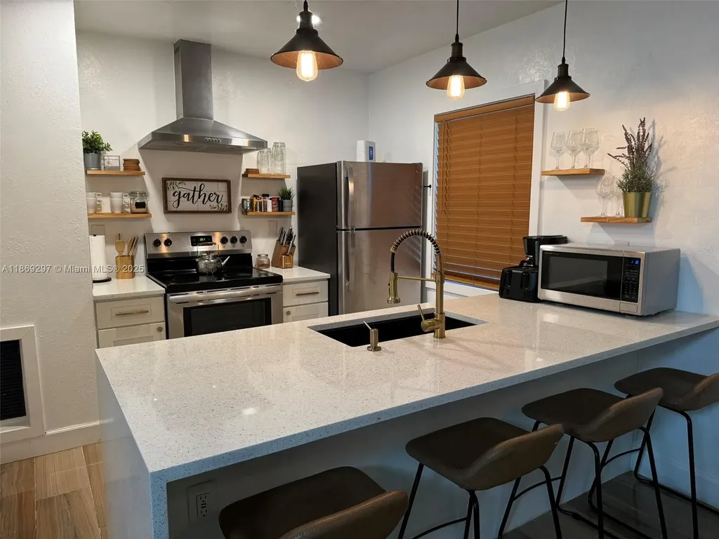 207 SW 11th Street Fort Lauderdale FL 33315