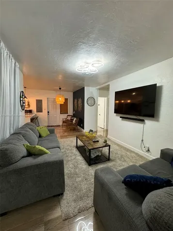 207 SW 11th Street Fort Lauderdale FL 33315