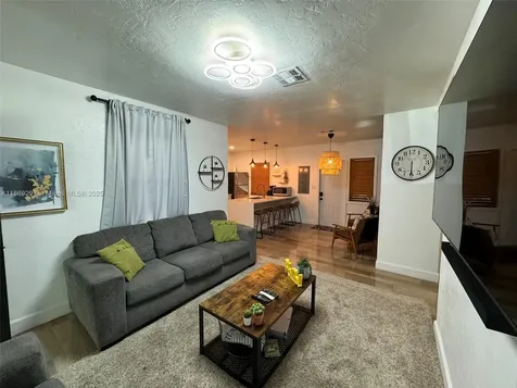 207 SW 11th Street Fort Lauderdale FL 33315