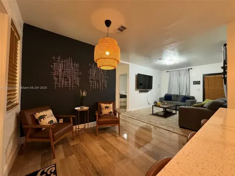 207 SW 11th Street Fort Lauderdale FL 33315