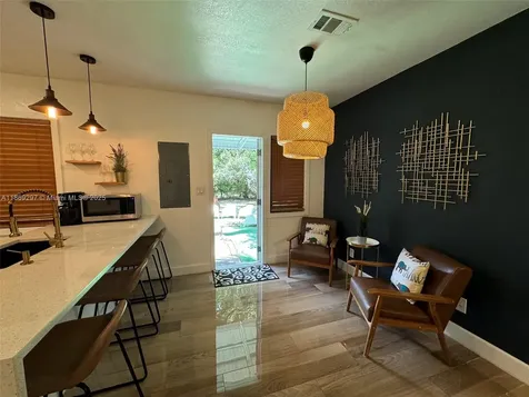 207 SW 11th Street Fort Lauderdale FL 33315
