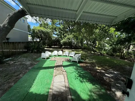 207 SW 11th Street Fort Lauderdale FL 33315