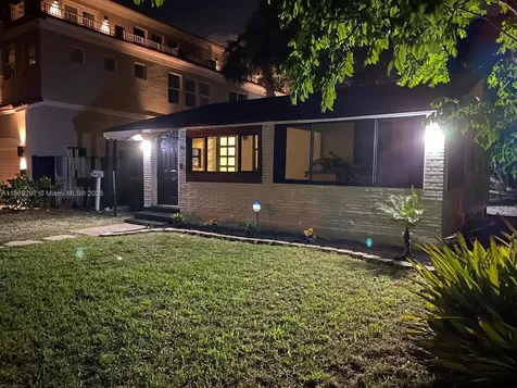 207 SW 11th Street Fort Lauderdale FL 33315