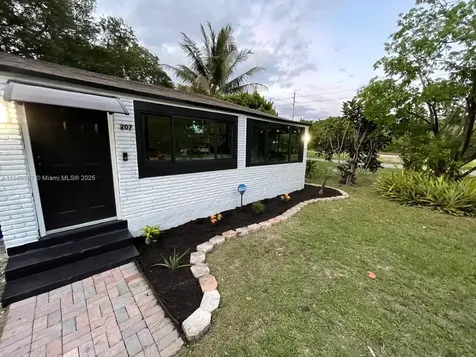 207 SW 11th Street Fort Lauderdale FL 33315