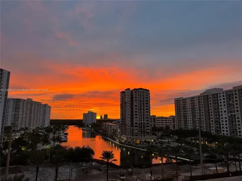 15811 Collins Avenue Sunny Isles Beach FL 33160