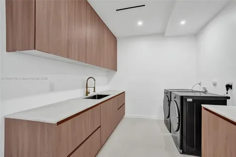 1825 NE 26th Avenue Fort Lauderdale FL 33305