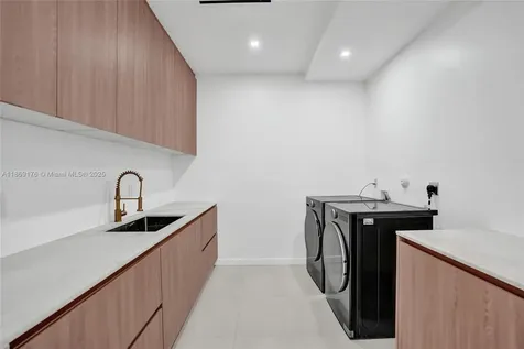 1825 NE 26th Avenue Fort Lauderdale FL 33305