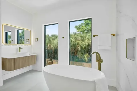 1825 NE 26th Avenue Fort Lauderdale FL 33305