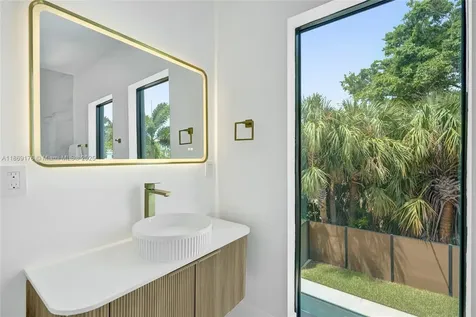 1825 NE 26th Avenue Fort Lauderdale FL 33305